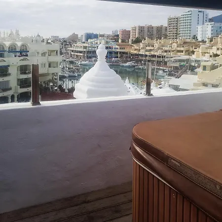 Homelystay-benalmadena, Puerto Marina Апартаменты Бенальмадена