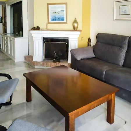 Homelystay-benalmadena, Puerto Marina * Бенальмадена