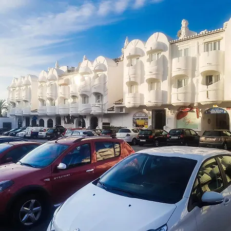 Homelystay-benalmadena, Puerto Marina Апартаменты Бенальмадена